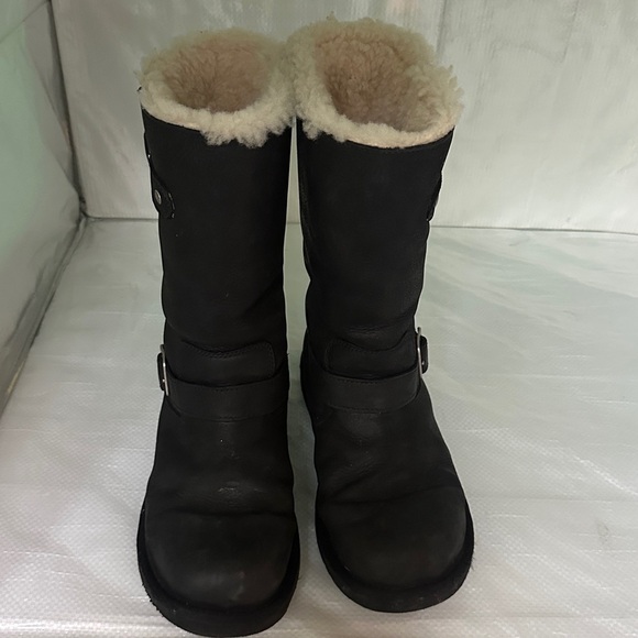 UGG Kensington Moto Buckle Boot 8 Black - Picture 3 of 6